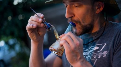 dabbing_cannabis_extract