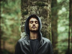 Tripsitting – Wie man Freunden bei einem Bad Trip richtig beisteht